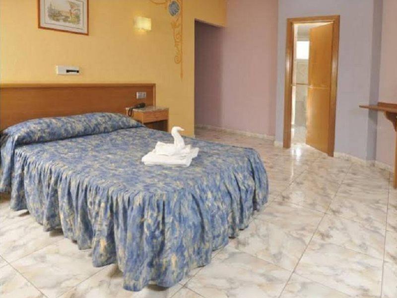 Hostal Carel Ελ Μέντανο Εξωτερικό φωτογραφία