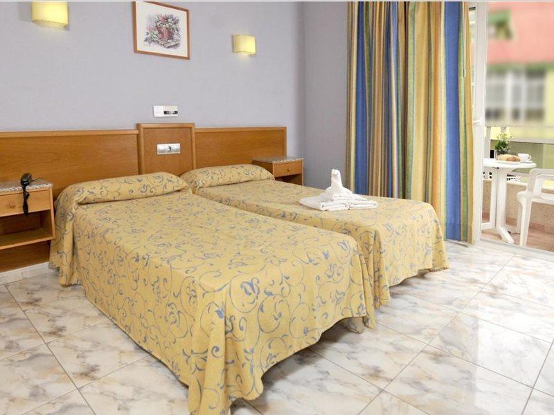Hostal Carel Ελ Μέντανο Εξωτερικό φωτογραφία