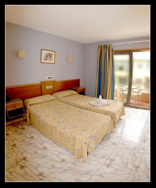 Hostal Carel Ελ Μέντανο Δωμάτιο φωτογραφία